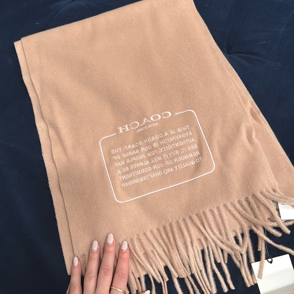 New Coach 100% cashmere scarf - Picture 1 of 3